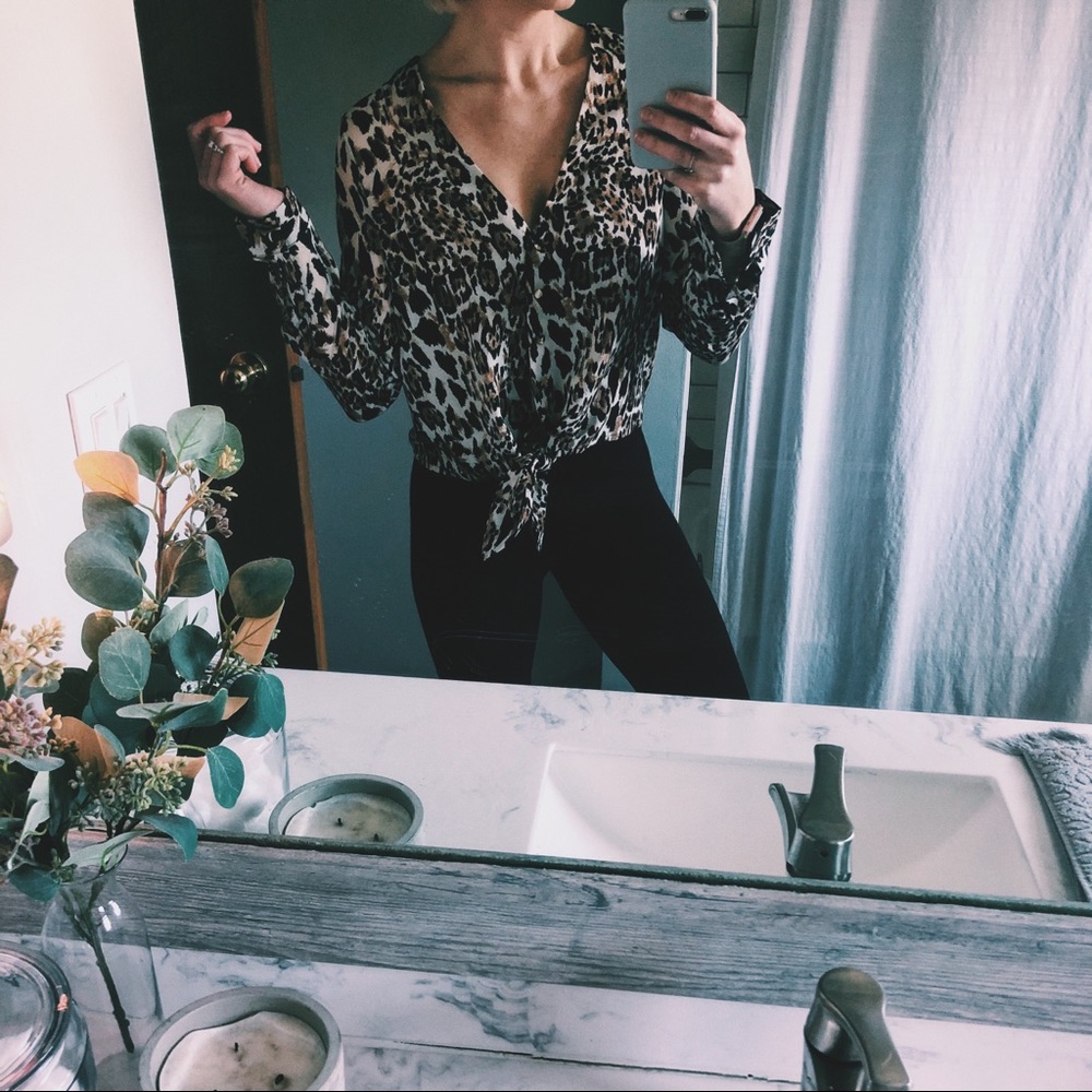 Vici dolls leopard print button up blouse